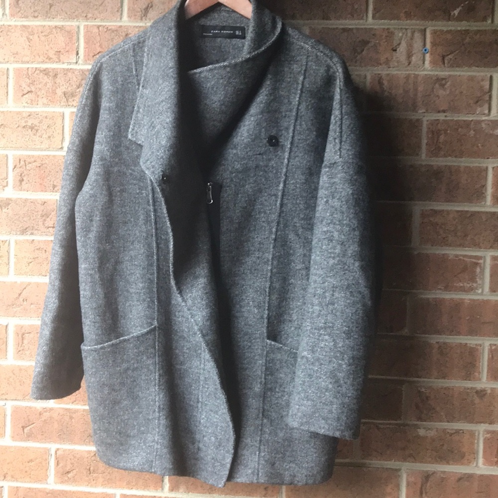 Zara Handmade Grey Sweater-Jacket. - Picture 3 of 7